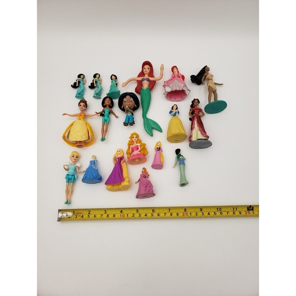 Lot Of 18 Disney Princess Figurines Different Styles Some Vintage Ariel Aurora - Picture 12 of 12